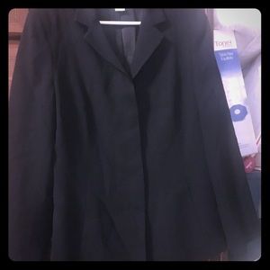 🌺Add elegance to your outfits w super nice blazer